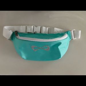Nfinity Fanny pack
